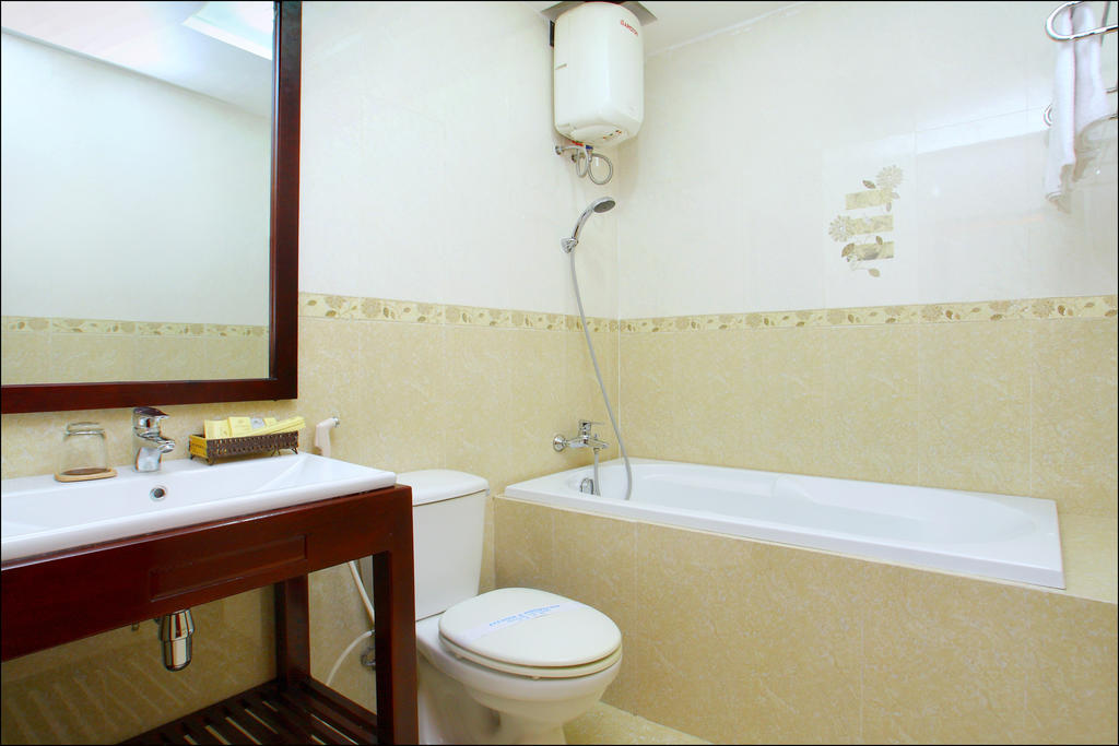 Nhi Trung Hotel 호이안 객실 사진